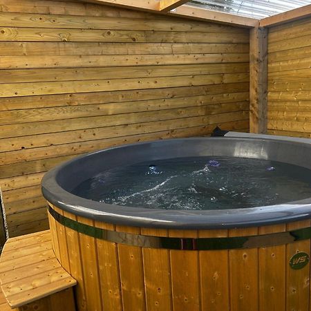 The Alpaca Farmhouse With Hot Tub And Alpaca Experience Included Dromara Buitenkant foto