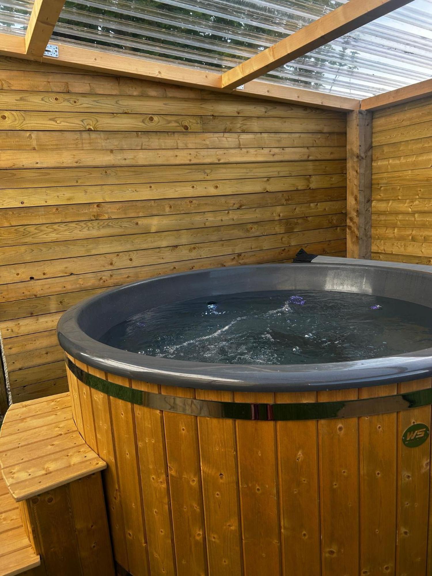 The Alpaca Farmhouse With Hot Tub And Alpaca Experience Included Dromara Buitenkant foto