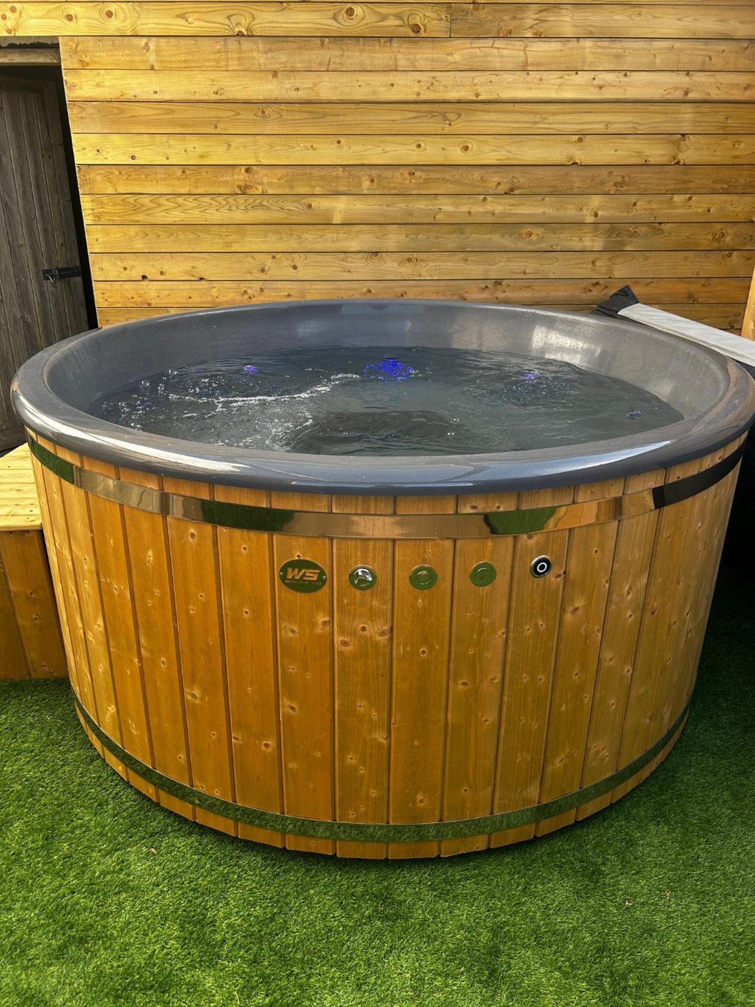 The Alpaca Farmhouse With Hot Tub And Alpaca Experience Included Dromara Buitenkant foto